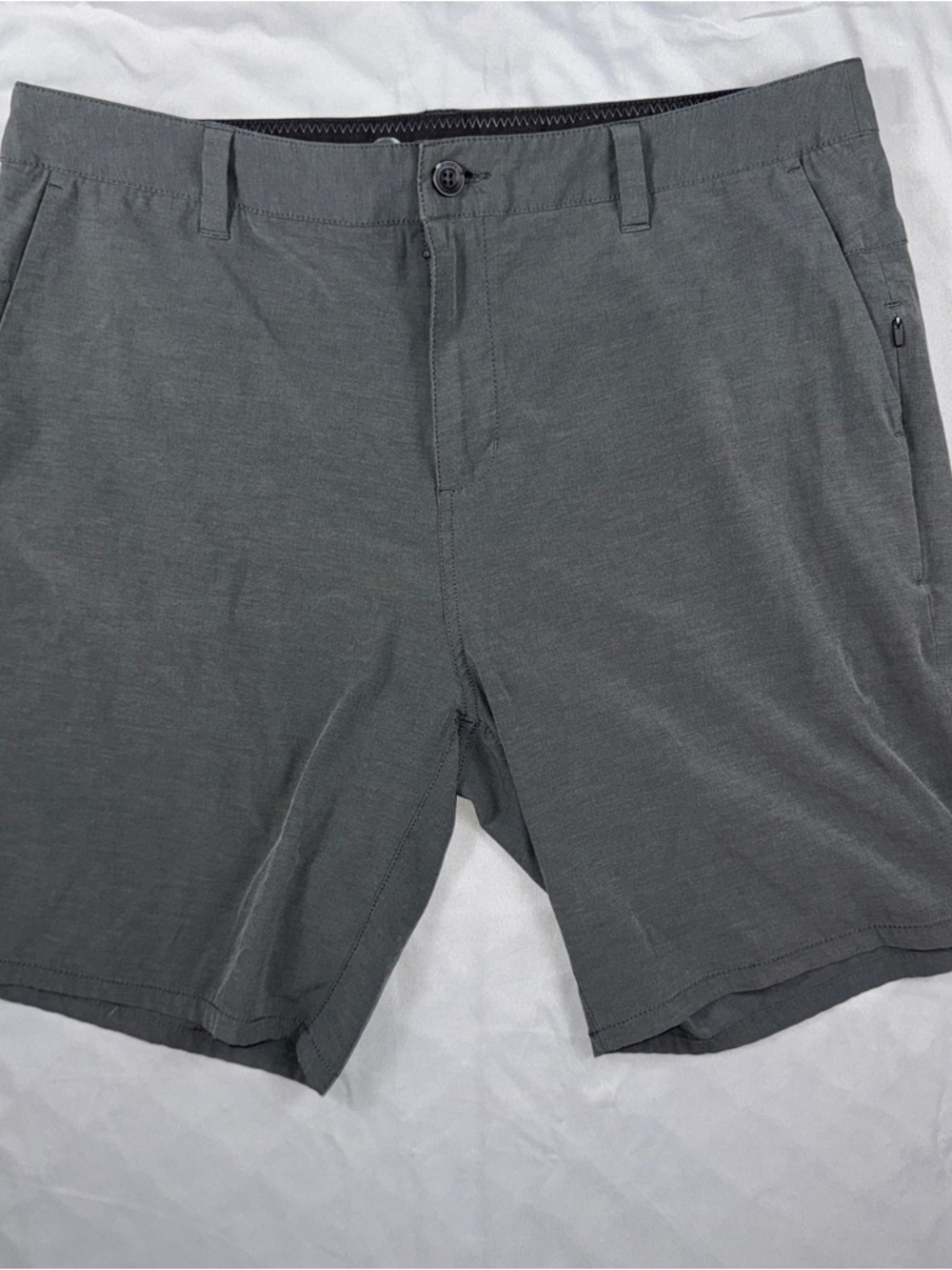Vuori Shorts Mens 34 Gray Performance Chino Stretch Casual Summer 9 Inseam
